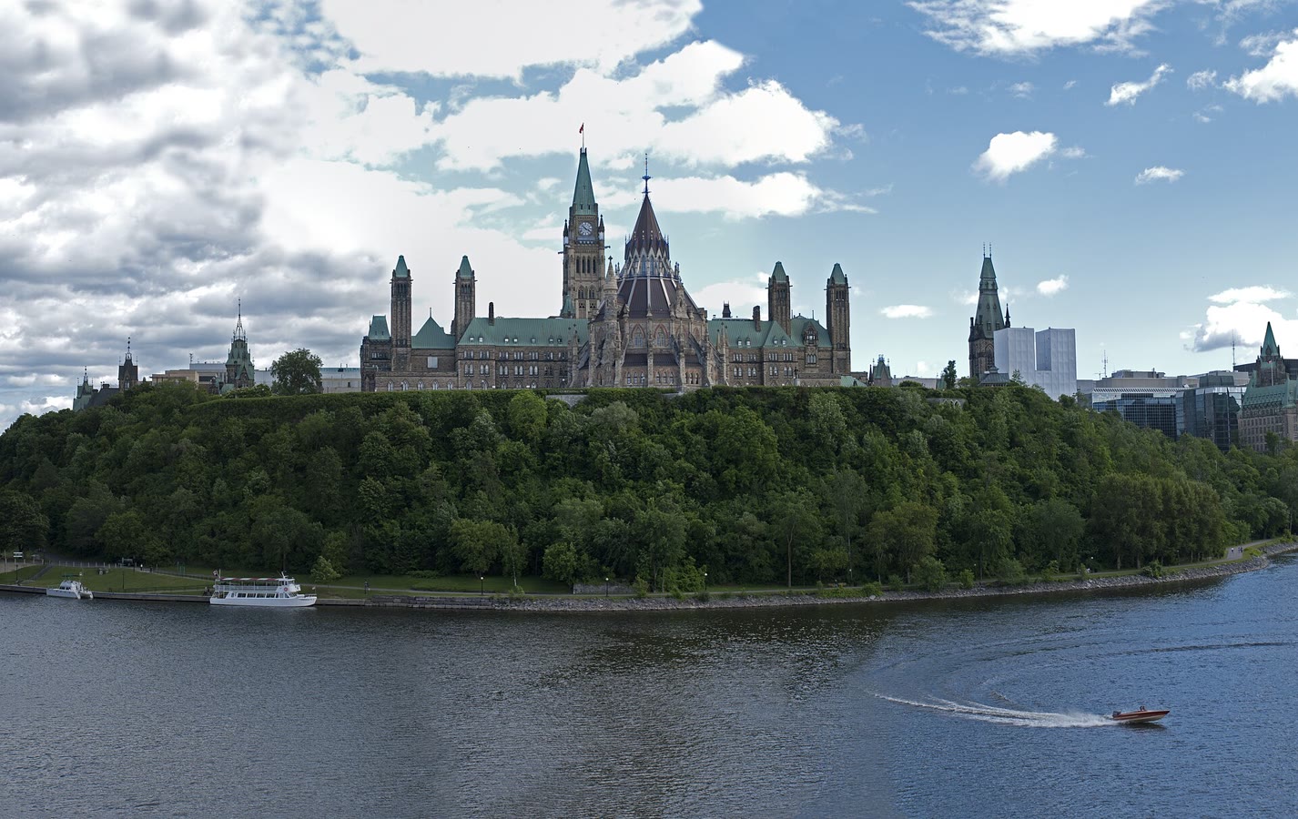 Canadian Parliament Hill representing the Liberal majority